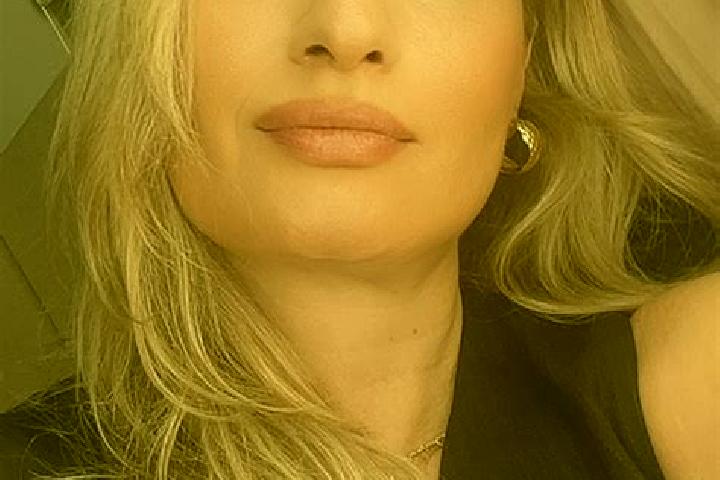 Emma, 35 — Escort in Mezos, France