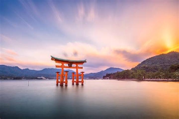 Emma, 35 — Escort in Miyajima, Japan