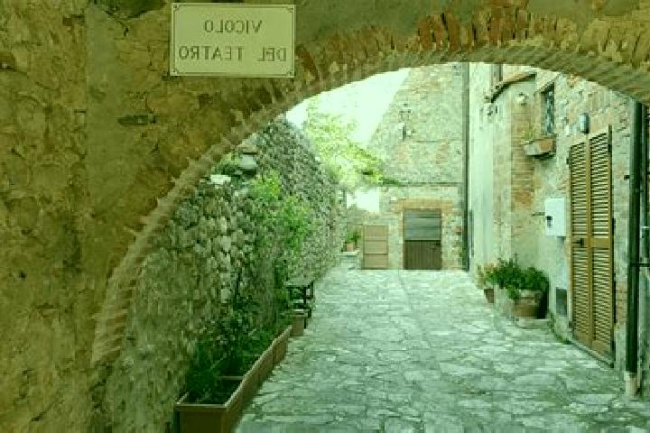 Emma, 35 — Escort in Monteleone d Orvieto, Italy