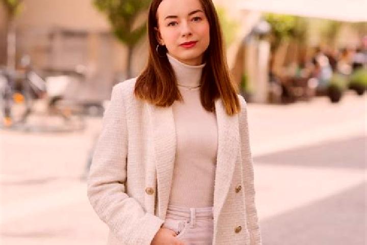 Emma, 35 — Escort in Penzing, Austria