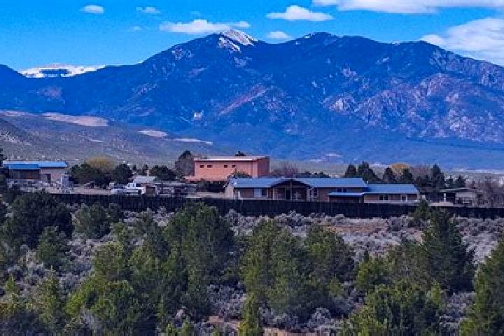 Emma, 35 — Escort in Ranchos de Taos, United States
