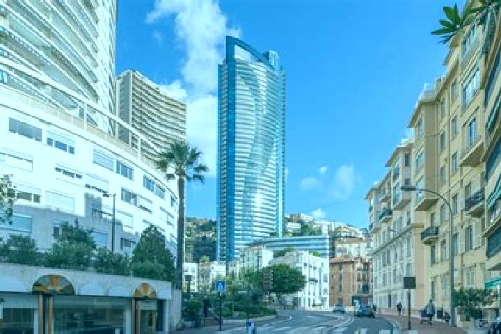 Emma, 35 — Escort in Saint-Roman, Monaco
