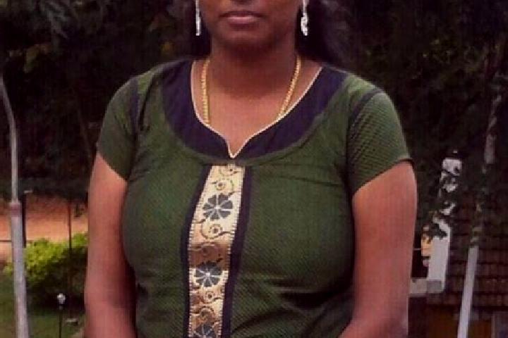 Emma, 36, a black green-eyed indian companion based in Melur. Offering Dinner Date, Couples, Overnight. Available for incall and outcall, day and evening dates.