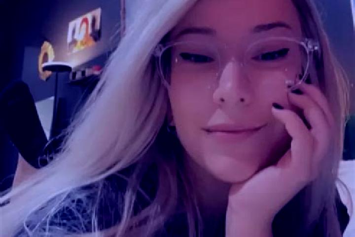 Emma, 36, a blonde grey-eyed ebony companion based in Tarapur. Offering Striptease, CIM. Available for incall and outcall, overnight bookings available.