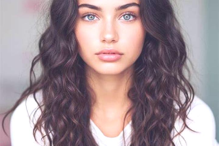 Emma, 36, a brunette grey-eyed mediterranean companion based in Lowca. Offering Party Girl, 69, Striptease, A-Level. Available for incall and outcall, day an...