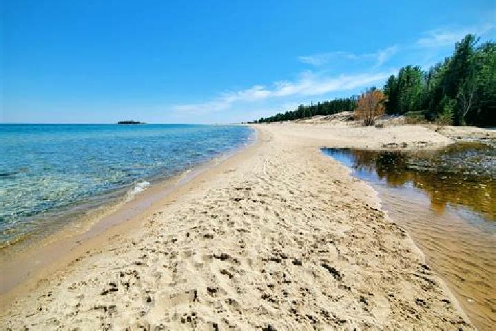 Emma, 36, a chestnut hazel-eyed mediterranean companion based in Lake Michigan Beach. Offering Tantra, A-Level, Erotic Massage, Overnight, Travel Companion. ...