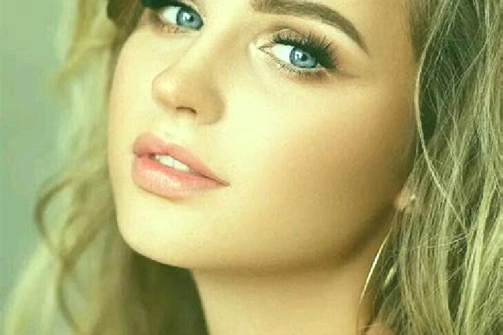 Emma, 36, a dark blonde blue-eyed indian companion based in Golzar-e Bala. Offering Dinner Date, OWO, Massage, Overnight. Available for incall and outcall, d...