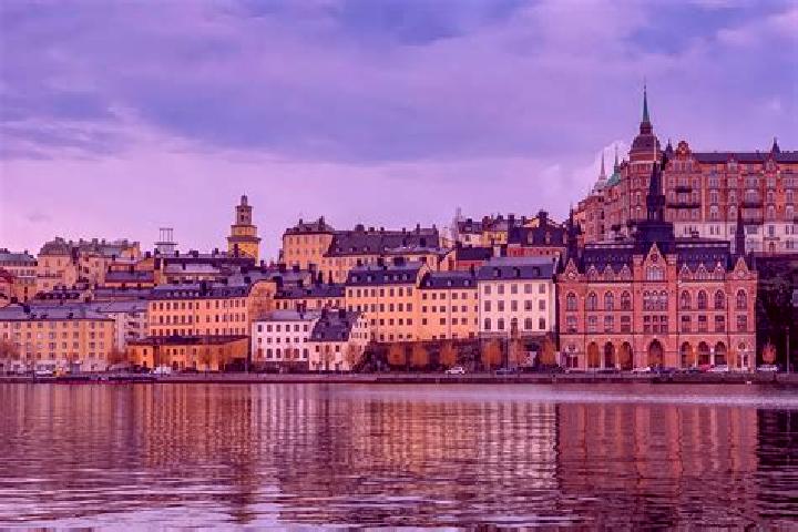 Emma, 36 — Escort in Bjoernaenge, Sweden