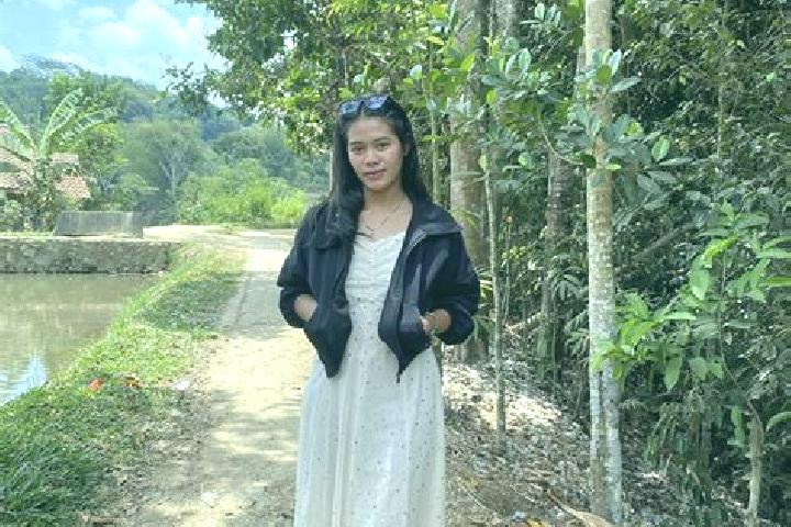 Emma, 36 — Escort in Cibadak, Indonesia