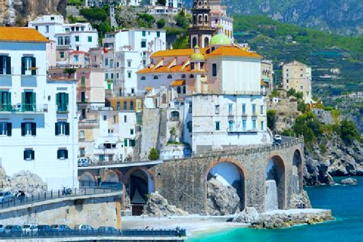 Emma, 36 — Escort in Conversano, Italy