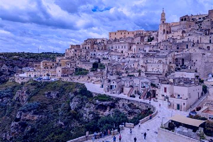 Emma, 36 — Escort in Matera, Italy
