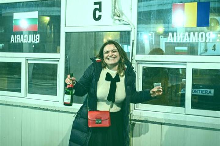 Emma, 36 — Escort in Sanislau, Romania