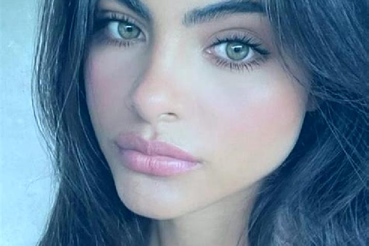 Emma, 37, a black hazel-eyed middle eastern companion based in Breitenmatt. Offering BDSM, CIM, Dinner Date, Domination. Available for incall and outcall, ov...