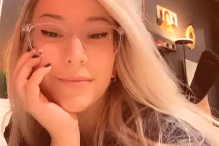Emma, 37, a blonde grey-eyed caucasian companion based in Villeneuve-la-Guyard. Offering 69, Deep French Kissing, BDSM, Fetish. Available for incall and outc...