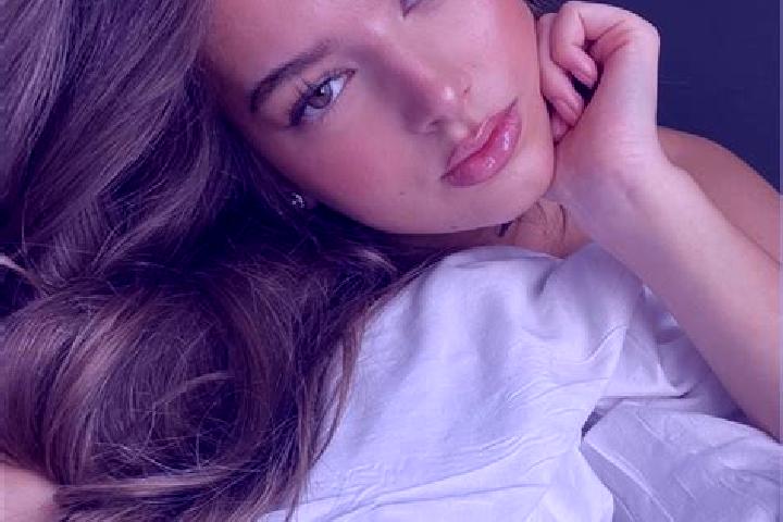 Emma, 37, a chestnut hazel-eyed asian companion based in Medalaii Hamlet. Offering Overnight, Deep French Kissing, Dinner Date. Available for incall and outc...