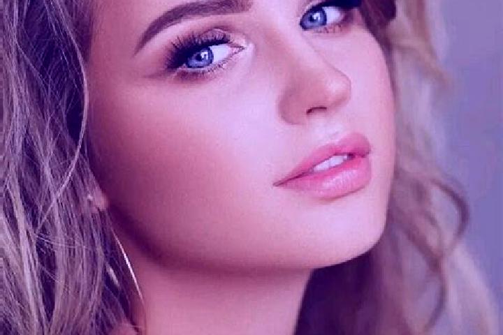Emma, 37, a dark blonde blue-eyed mediterranean companion based in Erice. Offering GFE, Fetish, 69, Tantra, Girlfriend Experience. Available for incall and o...