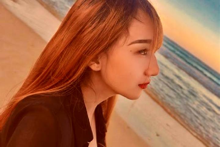 Emma, 37 — Escort in Tawali, Indonesia