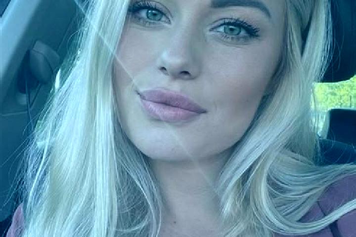Emma, 38, a blonde hazel-eyed caribbean companion based in Channel Islands Beach. Offering Deep French Kissing, CIM, Travel Companion, Prostate Massage. Avai...