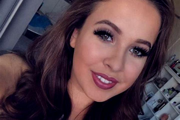 Emma, 38, a red brown-eyed mixed companion based in Baile Olanesti. Offering Overnight, Roleplay, Dinner Date. Available for incall and outcall, day and even...