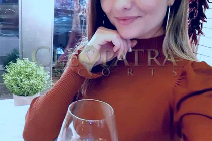 Emma, 38, a red grey-eyed indian companion based in Quartier du Port. Offering Dinner Date, BDSM, Massage, OWO. Available for incall and outcall, day and eve...
