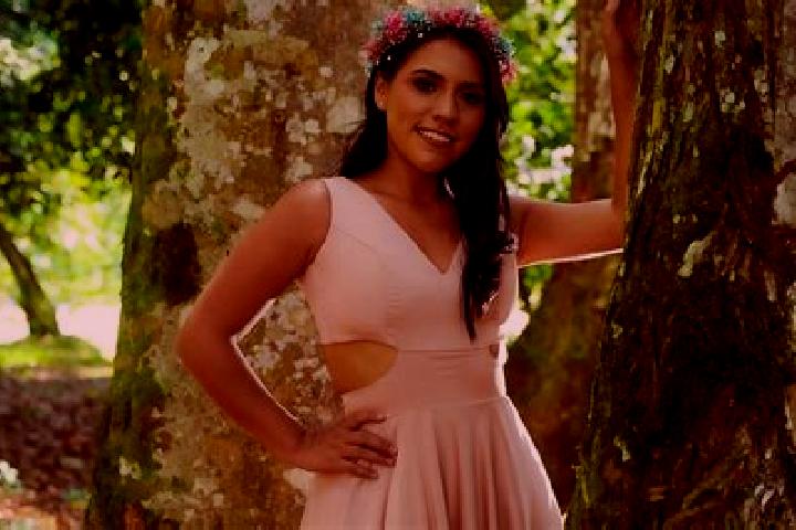 Emma, 38 — Escort in Cepie, France