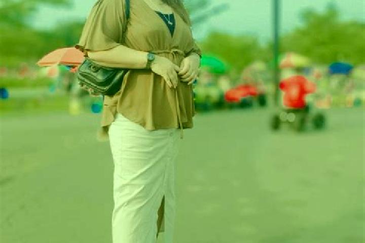 Emma, 38 — Escort in Cikiwul Satu, Indonesia