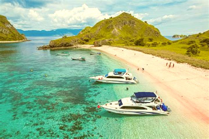 Emma, 38 — Escort in Labuan Bajo, Indonesia
