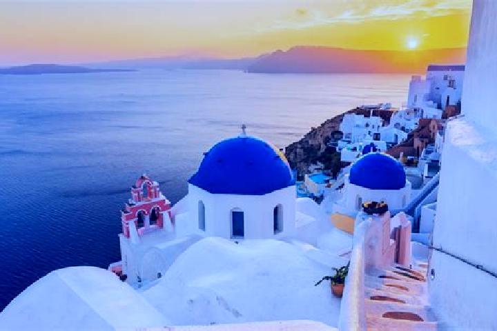 Emma, 38 — Escort in Magoulitsa, Greece