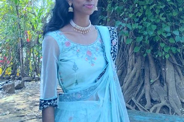 Emma, 38 — Escort in Makhjan, India