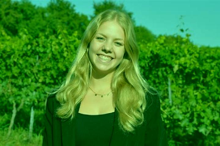 Emma, 39 — Escort in Gau-Algesheim, Germany