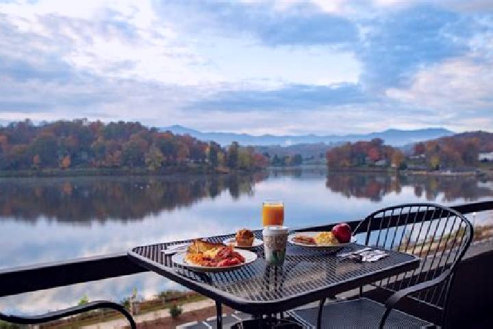 Emma, 39 — Escort in Lake Junaluska, United States
