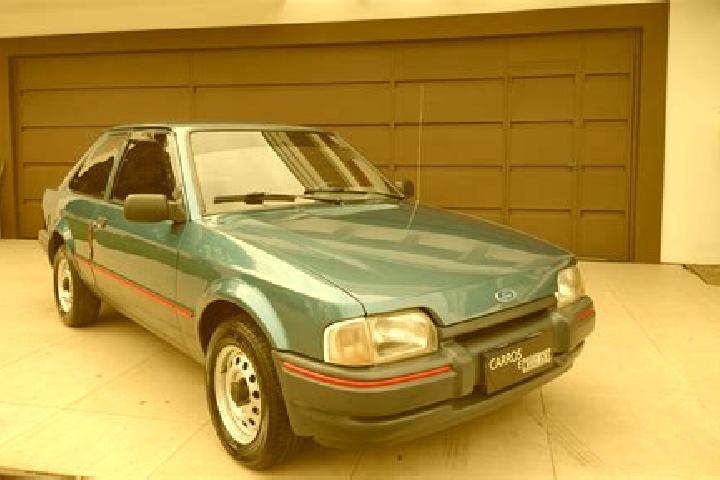 escort A Rooi