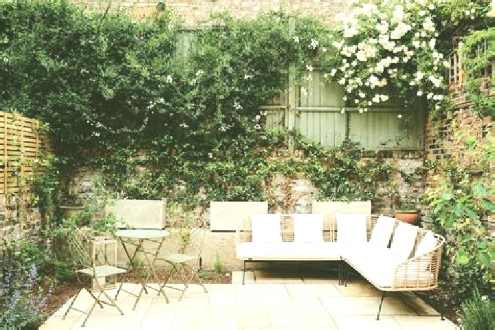 escort Academy Garden