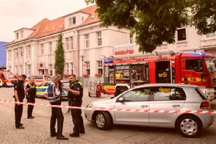 escort Adelheidsdorf