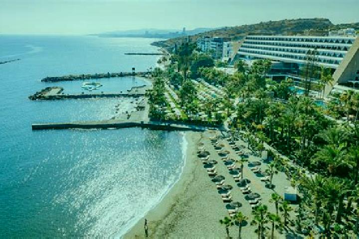 escort Agios Tychon