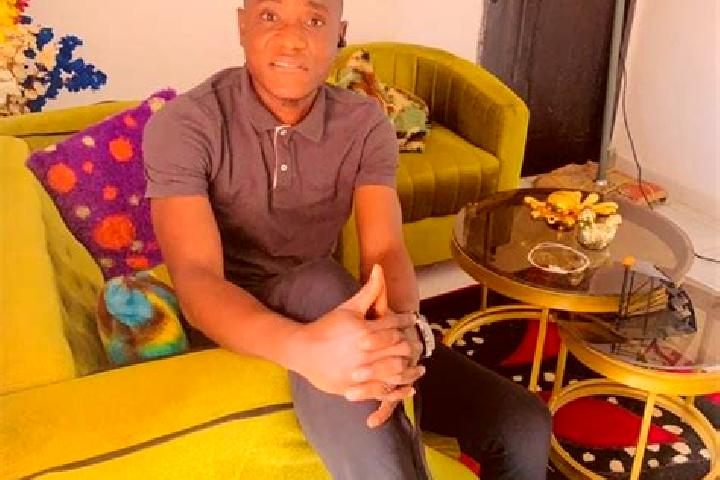 escort Akoye Ndenou