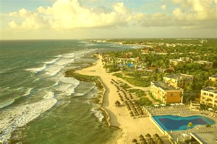 escort Akumal
