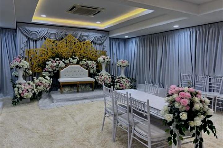 escort Al Mazim