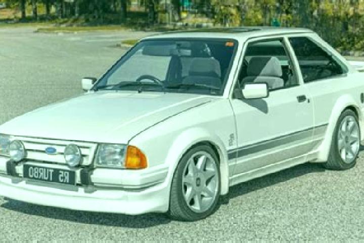 escort Alasbuluh