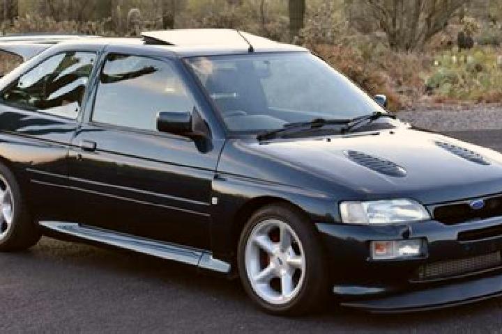 escort Altayskiy
