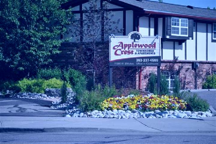 escort Applewood