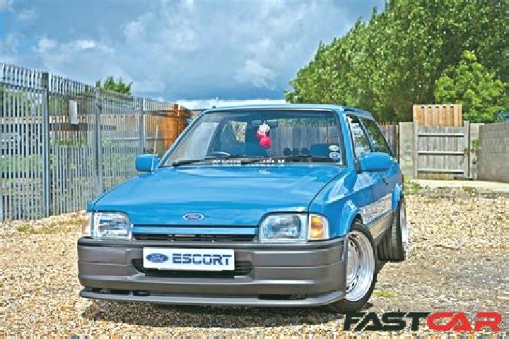 escort Apriliana