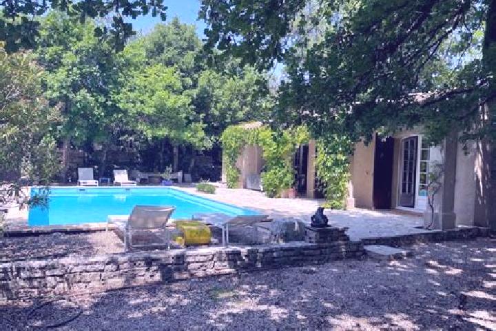 escort Arpaillargues-et-Aureillac