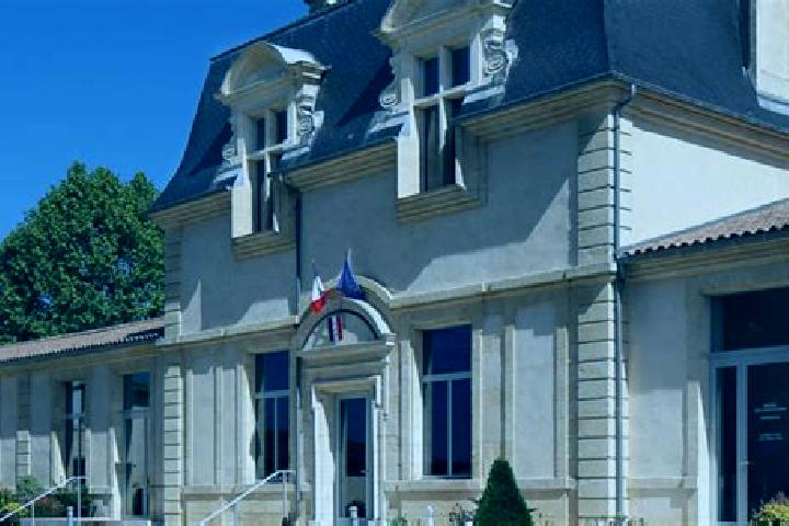 escort Artigues-pres-Bordeaux