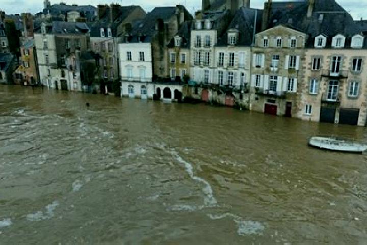 escort Autheuil-Authouillet