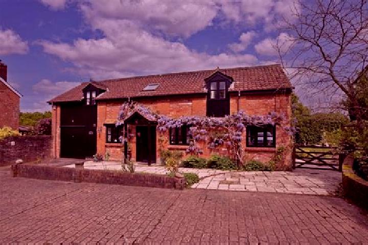 escort Aylesbeare