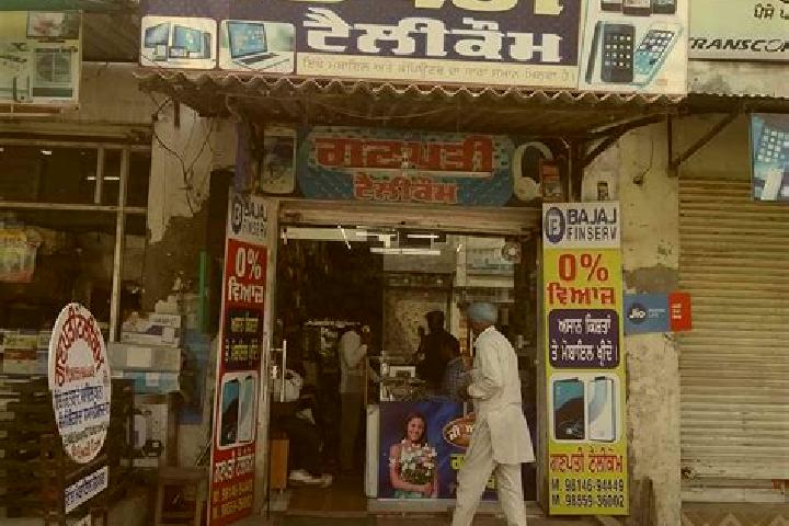 escort Badhni Kalan