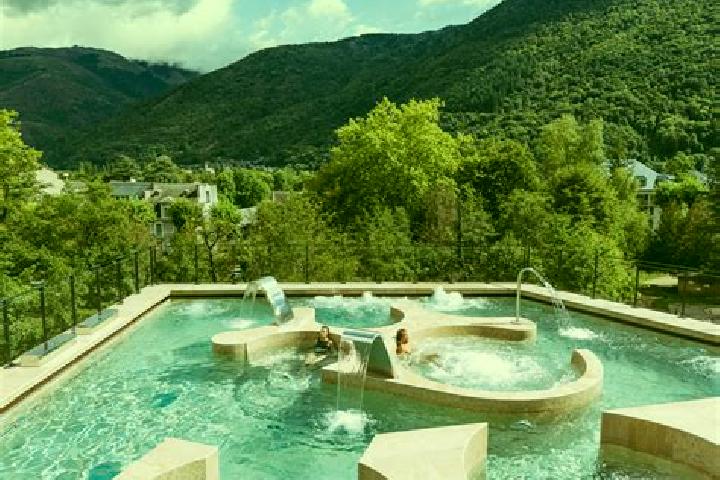 escort Bagneres-de-Luchon