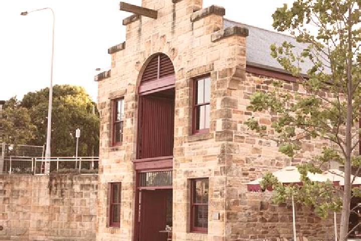 escort Balmain East