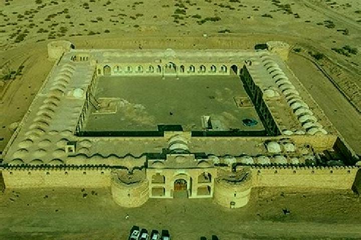escort Bandar-e Deyr